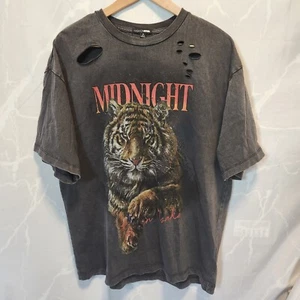 Fashion Nova Midnight In Osaka T-Shirt Damen XS grau Tiger distressed Drop Shoulder - Bild 1 von 7