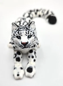 3D-gedruckter Schneeleopard, 8 Zoll, flexibel und beweglich, schwarz & weiß - Bild 1 von 10