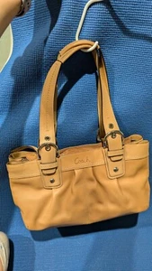 Coach Soho Pleated Brown Grove tanned leather Shoulder/tote Bag D0949-F13732 - Picture 1 of 7
