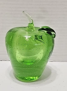 Art Glass Paperweight Green Apple With Controlled Bubbles (Bullicante) 4.75 inch - Picture 1 of 12