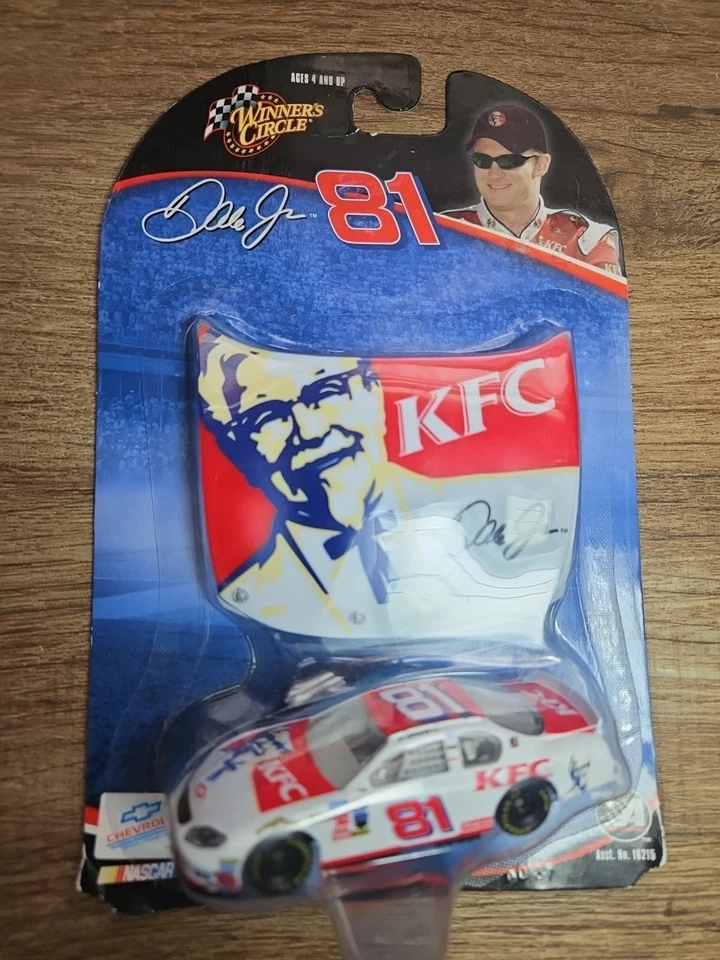 CAPUCHA Dale Earnhardt Jr. #81 escala 1/64 KFC NASCAR Winner's Circle Racing 1:64 Foto 1 de 4