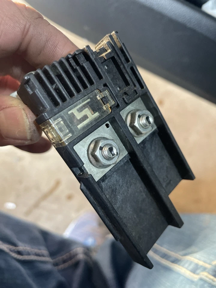 Mazda 3 2010-13 2006-15 5 terminal positivo bloque batería abrazadera de fusible C235-67-S99 Foto 1 de 2