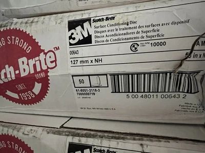 Box Of 50 - 3M Scotch-Brite 5" A/O Medium Surface Conditioning Disc 00643 - Image 1 of 3