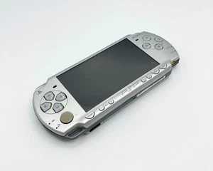 Sony PSP 2000 Bundle Silber Konsole Chager Japanisches Modell aus Japan - Bild 1 von 3
