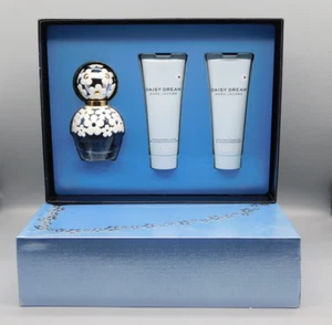 Marc Jacobs Daisy Dream 3 Piece Gift Set Eau de Toilette Spray 1.7 oz/ Body Loti - Picture 1 of 10