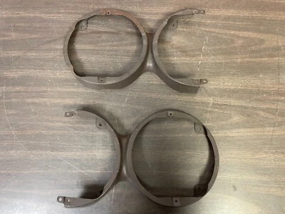 PLYMOUTH FURY SAVOY BELVEDERE 1960 FAROS DIESTRO Y DERECHO CARCASAS PUERTAS BISELES NOS Foto 1 de 4