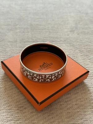"Brazalete Hermes plateado esmalte, como nuevo, diámetro de 2,25""" Foto 1 de 4