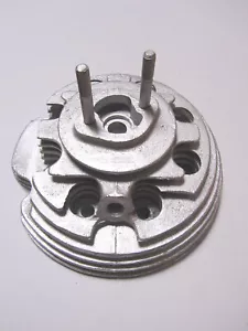 VINTAGE HOLDER A12 CULTITRAC TRACTOR COMPLETE CYLINDER HEAD + STUDS USED - Picture 1 of 9