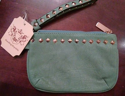 Bolso de mano vegano con correas Republic verde azulado con herrajes dorados y tachuelas Foto 1 de 3