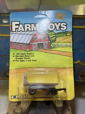 Vagão de feno de brinquedos agrícolas Ertl de metal fundido e plástico durável em escala 1/64 - Imagem 1 de 2