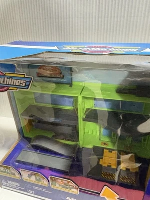 Micro Machines Micro Gas N' Dash Expanding Playset w/ 10 Exclusive Vehicles - Image 1 of 4