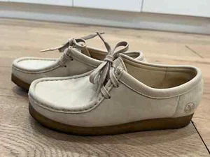 clarks womens shoes wallabee / off white / size 8 - Picture 1 of 7