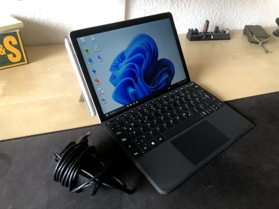 Microsoft Surface Go 2 – 10,5 Zoll – inkl. OVP, Type Cover, Surface Pen, Zubehör - Bild 1 von 4