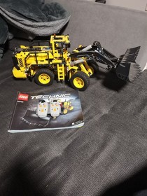 LEGO TECHNIC: Volvo L350f Wheel Loader (42030)