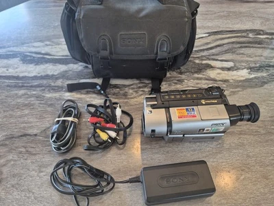 Sony CCD-TRV65 Stereo HI8 HI 8 8mm Video8 Camcorder VCR Player Video Transfer - Image 1 of 4