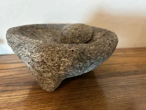 Vintage Mexican Molcajete (Mortar & Pestle) Volcanic Rock 8 3/4” Diameter - Picture 1 of 14
