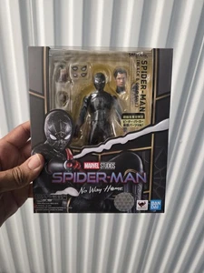 S.H. Figuarts Spiderman: No Way Home Spider-Man Black and Gold Suit Special Set - Bild 1 von 3
