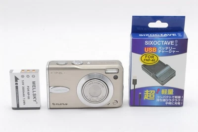 📹[ EXC+5] FUJIFILM FinePix F30 Gold  Compact Digital Camera  From JAPAN - Image 1 of 4