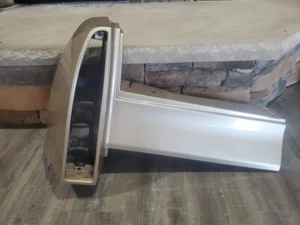 1993-1996 Cadillac Brougham RWD LEFT REAR Quarter Filler TAN - Foto 1 di 4