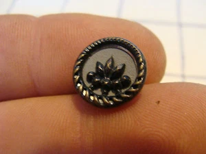Hi relief Nouveau Victorian vtg. Antique picture button X4 TINY DESIGN - Picture 1 of 3
