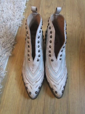 BOTINES WESTERN MUJER CIRCLE BY CORRAL MULTICOLOR CON TACHUELAS, TALLA 10 ¡NUEVOS LQQK! Foto 1 de 4