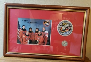 SHUTTLE STS-57 signiert gerahmt NASA ASTRONAUTEN CREW Litho Foto Crew Insignia Münze - Bild 1 von 11