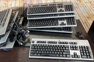 12x HP KUS0133 Keyboard USB Silver Desktop Smart Card Terminal 434822-004 - Picture 1 of 10