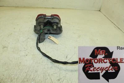 87 SUPER MAGNA 700 VF700 C VF700 PLÁSTICO TRASEIRO INTERNO-PARA-CHOQUE LANTERNA TRASEIRA MONTAGEM O3 - Imagem 1 de 4