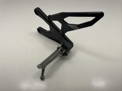 ♻️ Reposapiés delantero izquierdo Yamaha Yzf R1 2020 - 2025 aniversario ♻️ Foto 1 de 4