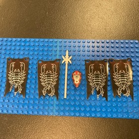 LEGO Knights' Kingdom Il Scorpion Flag Vladek Scorpion Shield Weapon Minifig Lot