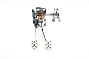 Pedal de freno y embrague Subaru WRX 2018-2020 transmisión manual con soporte OEM - Imagen 1 de 11