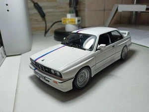 modellino auto 1/24 BMW M3 e30 serie 3 1988 BBurago scala 1/24 nuova - Foto 1 di 15