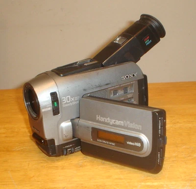 Sony Handycam Vision CCD-TRV72 Hi8 Camcorder "Untested" Parts or Repair - Image 1 of 4