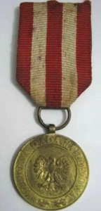 WWII Victory and Freedom Brass Medal Poland 1945 - Picture 1 of 1