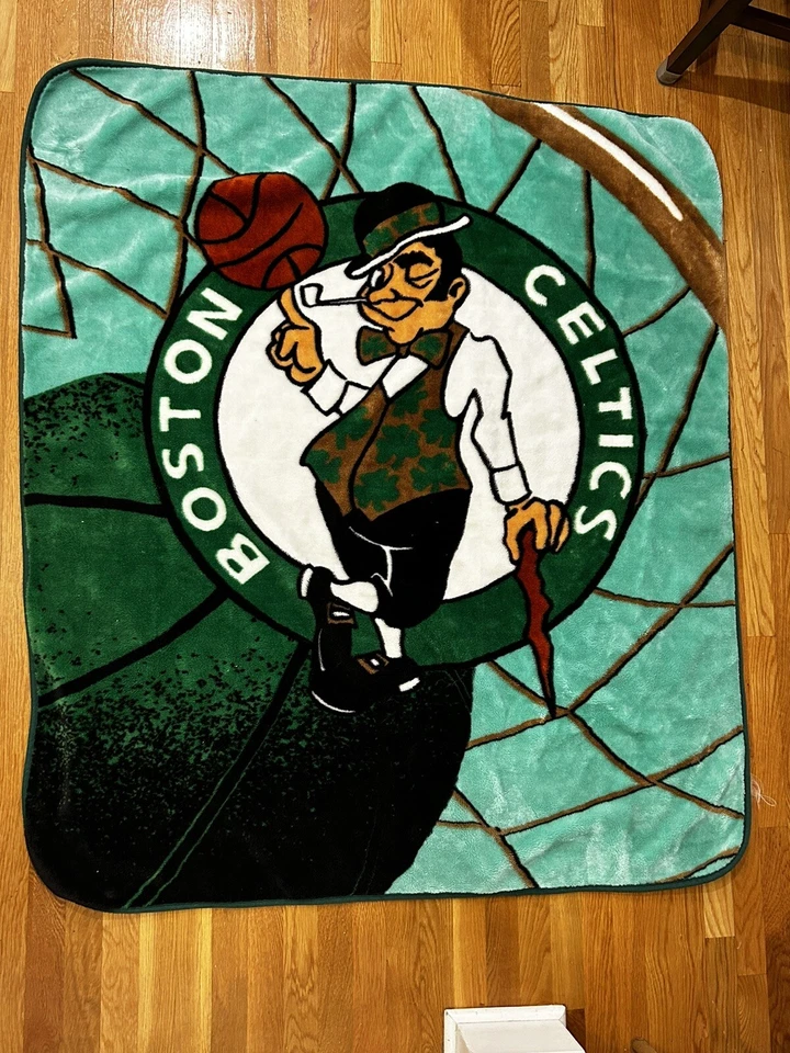 Винтажное флисовое одеяло Boston Celtics 50 x 56 дюймов Lucky - Изображение 1 из 4