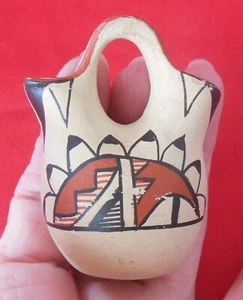 Jarrón de cerámica en miniatura para boda 21⁄2 pulgadas de alto firmado L.T. Jemez - Imagen 1 de 8