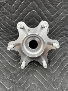 Can Am Maverick R Rear Wheel Bearing Hub Assembly Oem New 705503594 - Picture 1 of 3