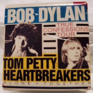 Used BOB DYLAN TRUE CONFESSIONS TOUR TOM PETTY HEARTBREAKERS Square Button / Pin - Afbeelding 1 van 5