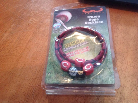 FROZEN ROPE NECKLACE CINCINNATI REDS NEW IN PACK Cover