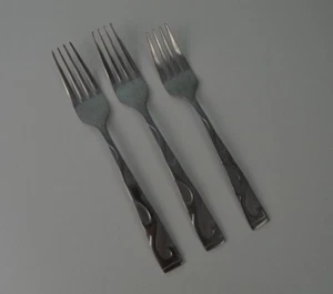 Oneida Tuscany Salad & Dinner Forks Lot of Three Stainless Flatware - Picture 1 of 9