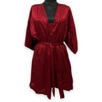 Secret Treasures conjunto de bata chemise borgoña talla mediana estampado animal semi transparente Foto 1 de 4