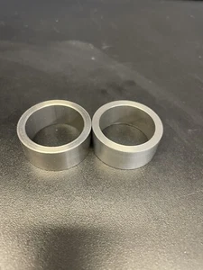 Buje Manga Acero Anillo Interior 1 1/2" (Exterior) x 1 1/8" (Interior) CANTIDAD 2 - Imagen 1 de 3