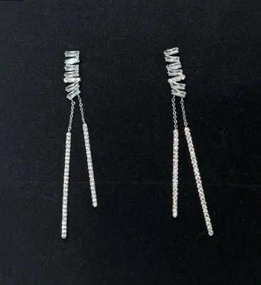 orecchini in argento 925 con lunghi pendenti con zirconi - Immagine 1 di 4