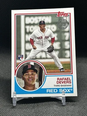 2018 Topps Update Rafael Devers 1983 RC Rookie #83-47 Red Sox - Image 1 of 2