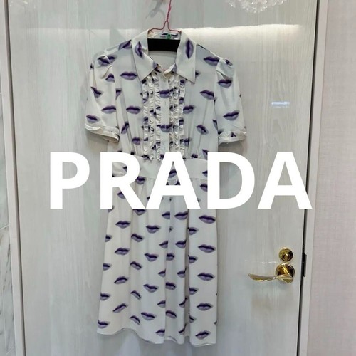 Abito Prada in seta con motivo labbra GIAPPONE