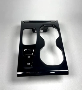 Volvo XC40 2019-2025 consola central delantera cubierta de palanca de cambios panel de moldura 31469010 OEM - Imagen 1 de 18