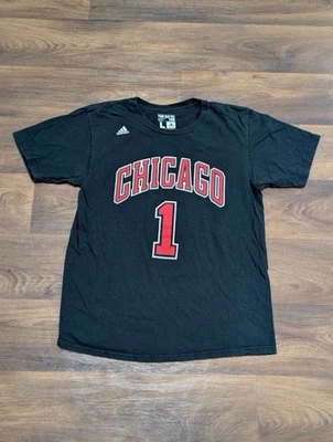 Camiseta Adidas Vintage D Rose Masculina Grande Chicago Bulls NBA Basquete Preta - Imagem 1 de 4