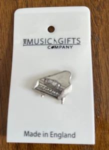 Flügel Musikalische Zinn Pin Anstecker (UVP 14:99£) + Gratis Album Download - Bild 1 von 1