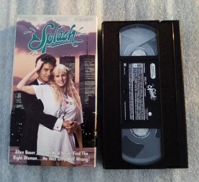Splash (Pre Owned VHS 1984) 80's Cult Favorite Tom Hanks Darryl Hannah Rom Com - Image 1 of 4