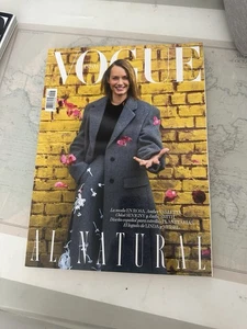 VOGUE Magazine Spain October 2023 Spain October AMBER VALLETTA LINDA EVANGELISTA - Picture 1 of 4